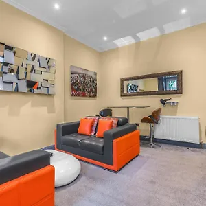 Cosy Modern Centre Flat Edinburgh